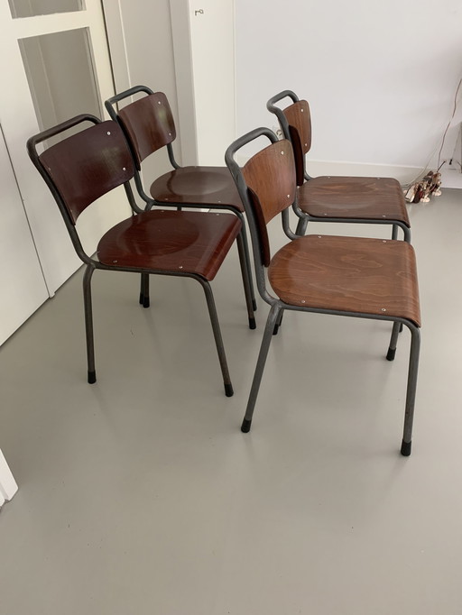 4 Gispen TU Delft stoelen