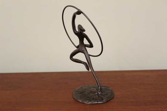 Image 1 of Vintage bronzen beeldje ballerina 1/6 hoepel
