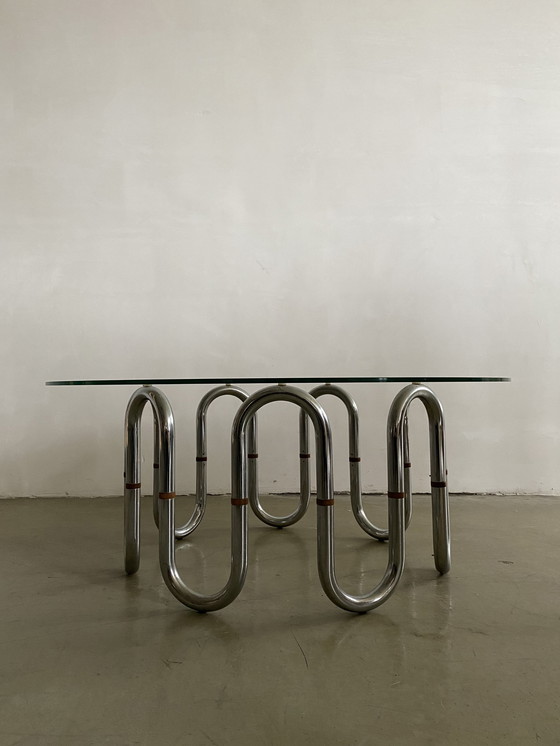 Image 1 of Gabetti & Isola Sidetable met flexibele chromen poten en houten verbindingen, Italië, jaren 50