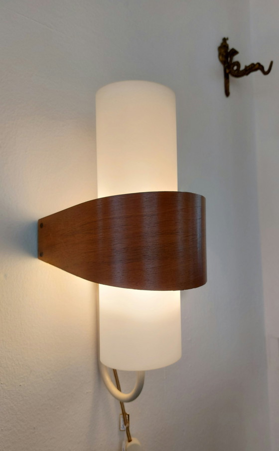 Image 1 of Louis Kalff Philips wandlamp