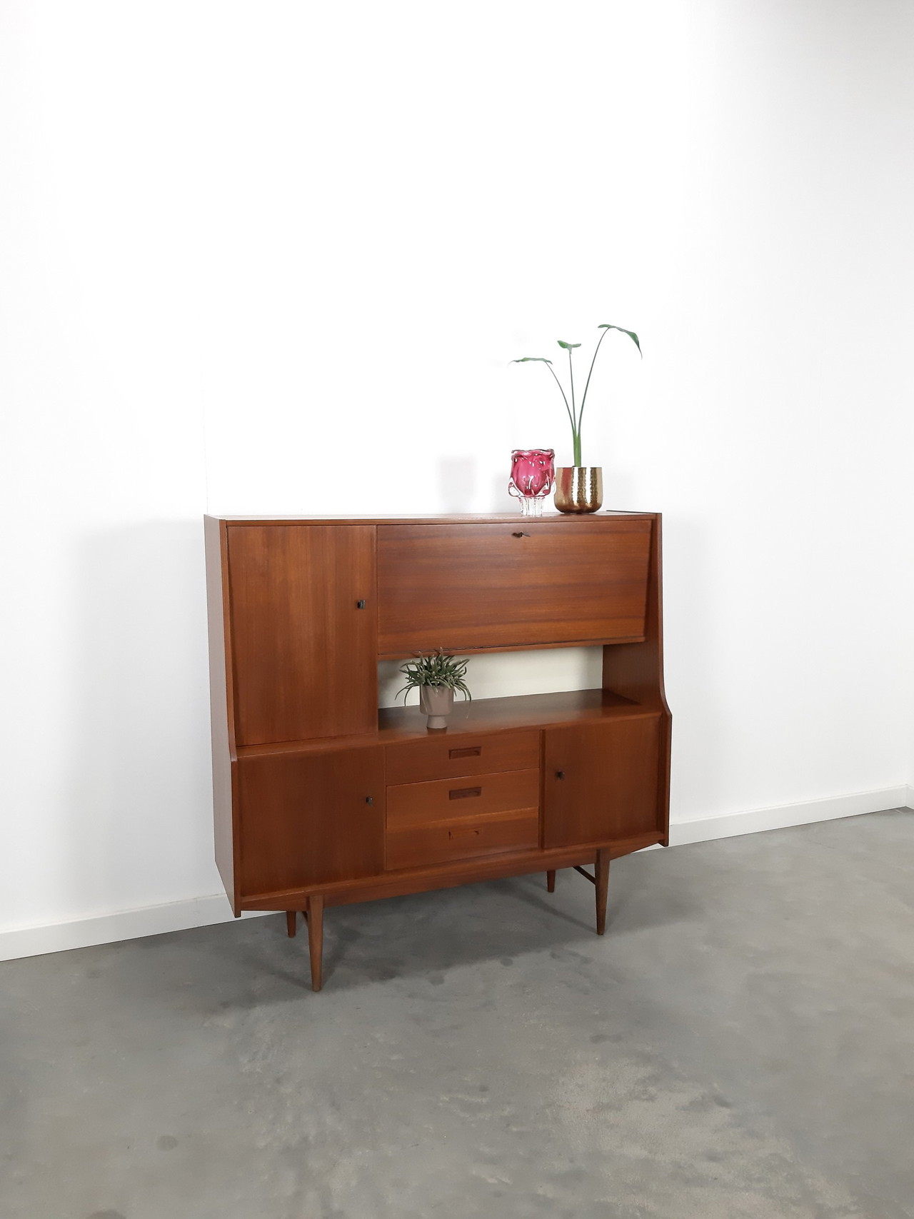Vintage highboard