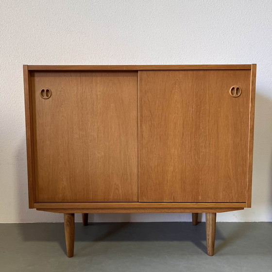 Image 1 of Vintage eiken kastje schuifdeurtjes