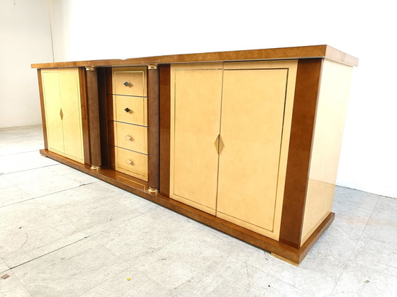 Image 1 of Vintage gelakt dressoir van geitenleer