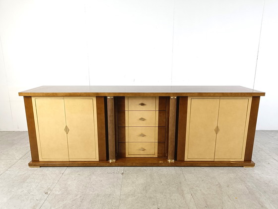 Image 1 of Vintage gelakt dressoir van geitenleer