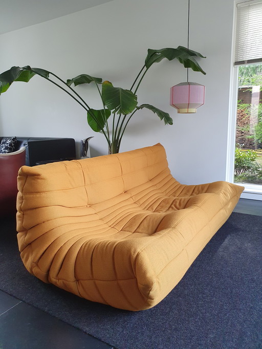 Ligne Roset Togo 3-zits + poef