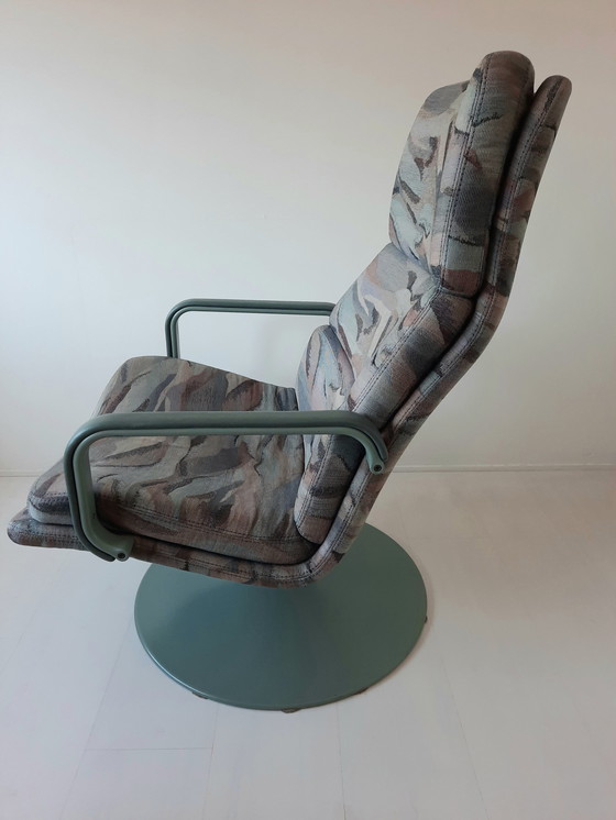 Image 1 of Artifort  F182 fauteuil