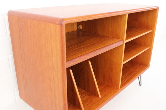 Image 1 of Dyrlund Deens Mid-Century Teak Media / Phono Dressoir met uitschuifbare plank