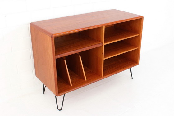 Image 1 of Dyrlund Deens Mid-Century Teak Media / Phono Dressoir met uitschuifbare plank