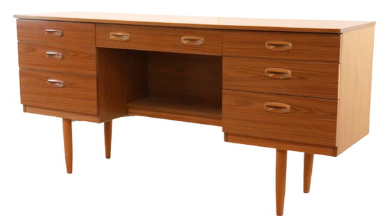 Image 1 of Vintage Schreiber bureau 'Birkenhead' 