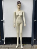 Vintage full-body etalagepop uit de jaren 50