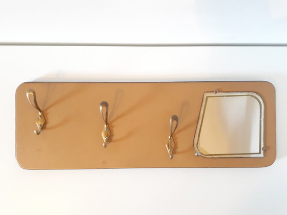 Image 1 of 50's vintage okergele kapstok