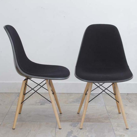 Image 1 of 2x Eames stoel