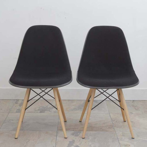 Image 1 of 2x Eames stoel