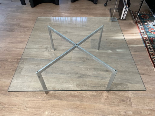 Knoll salontafel by Mies van der Rohe