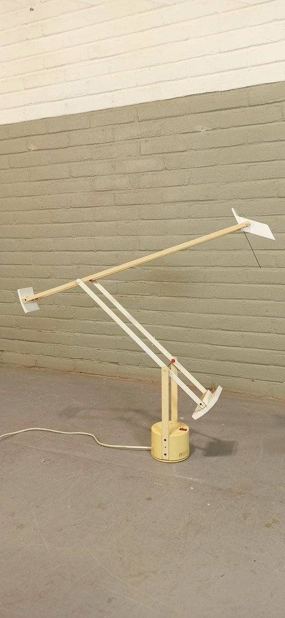 Image 1 of Vintage Richard Sapper voor Artemide Tizio tafellamp
