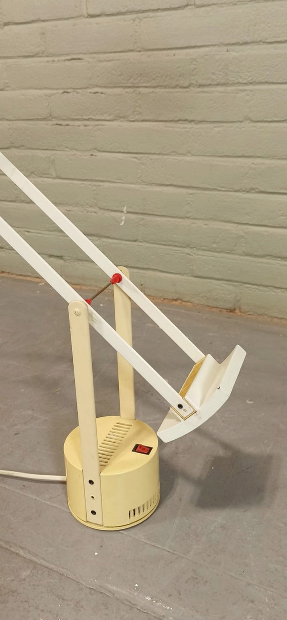 Image 1 of Vintage Richard Sapper voor Artemide Tizio tafellamp