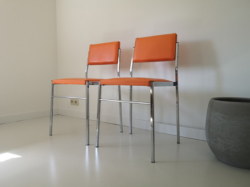 2x Vintage oranje stoeltjes