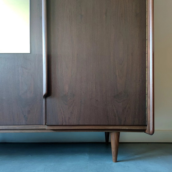 Image 1 of Vintage driedeurs kledingkast