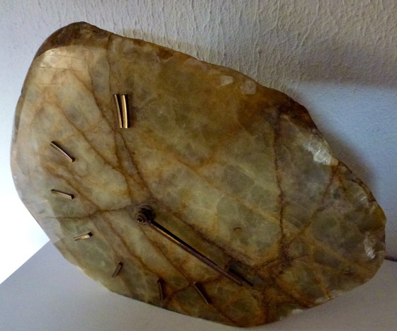 Image 1 of Vintage bruin geglazuurde marmeren klok.