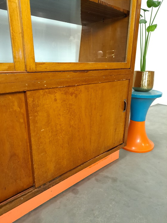 Image 1 of Fineer toonbank, winkel vitrine met schuifdeuren, vintage toonbank