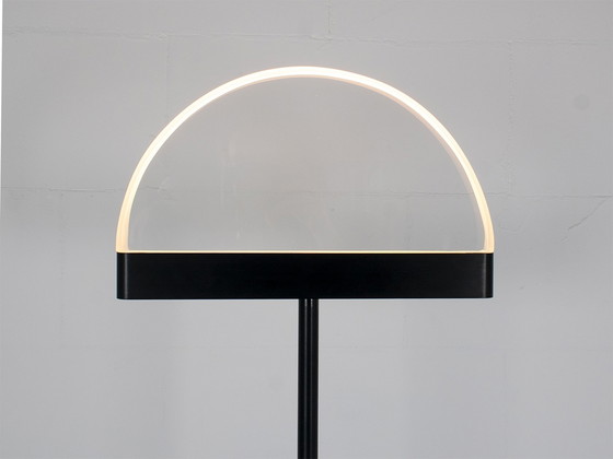 Image 1 of Valerie Objects vloerlamp Halo design Maarten de Caelaer