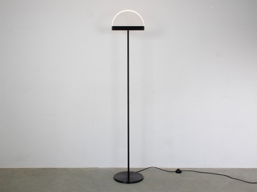 Valerie Objects vloerlamp Halo design Maarten de Caelaer