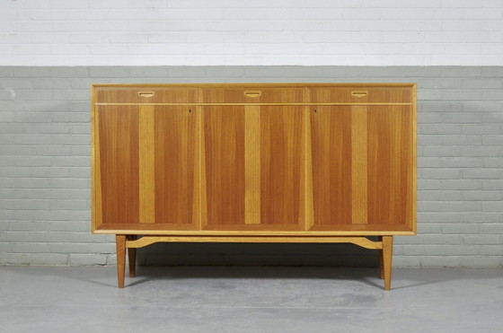 Image 1 of Deens dressoir uit de jaren 60