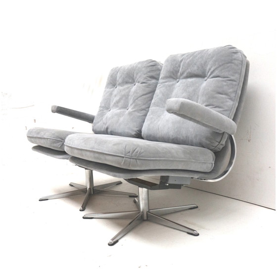 Image 1 of Vintage 2-zits bank met grijs suède bekleding gemaakt in de jaren '70