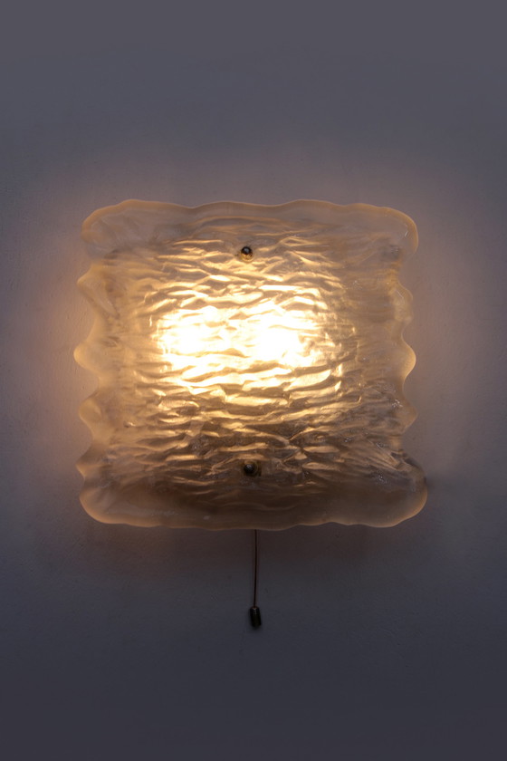 Image 1 of Mooie grote wandlamp van prachtig mat glas,1960 Duitsland