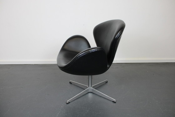 Image 1 of Fritz Hansen Swan chair