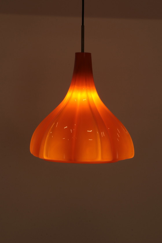 Image 1 of Vintage Oranje Glazen Hanglamp Van Peill En Putzler 1960