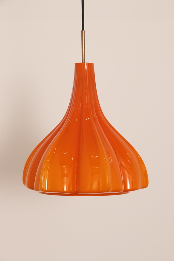 Image 1 of Vintage Oranje Glazen Hanglamp Van Peill En Putzler 1960