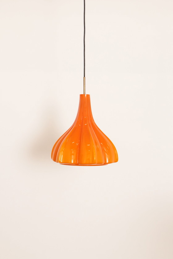 Image 1 of Vintage Oranje Glazen Hanglamp Van Peill En Putzler 1960