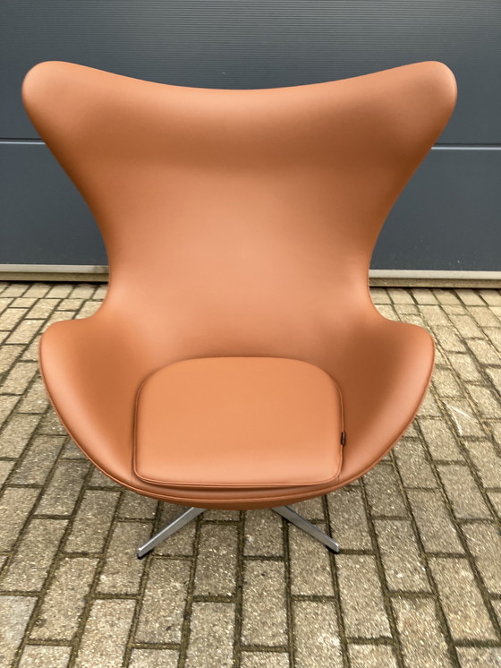 Image 1 of Fritz Hansen Egg chair by Arne Jacobsen, Cognac leder, Nieuw!!