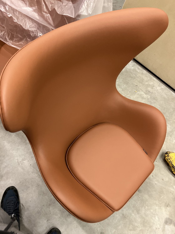 Image 1 of Fritz Hansen Egg chair by Arne Jacobsen, Cognac leder, Nieuw!!