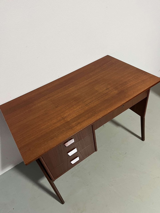 Image 1 of Vintage Deens bureau teak