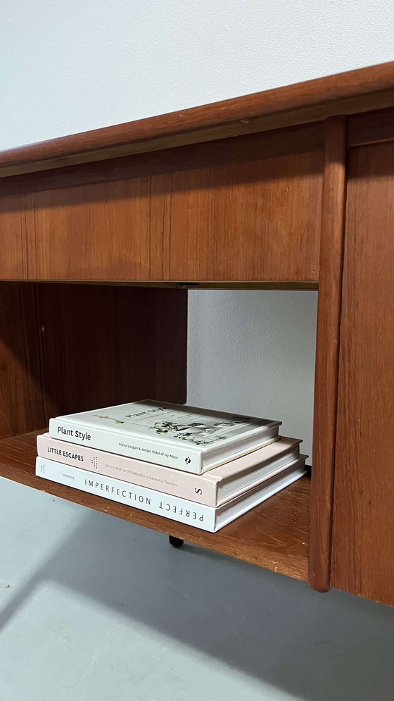 Image 1 of Vintage Deens bureau teak