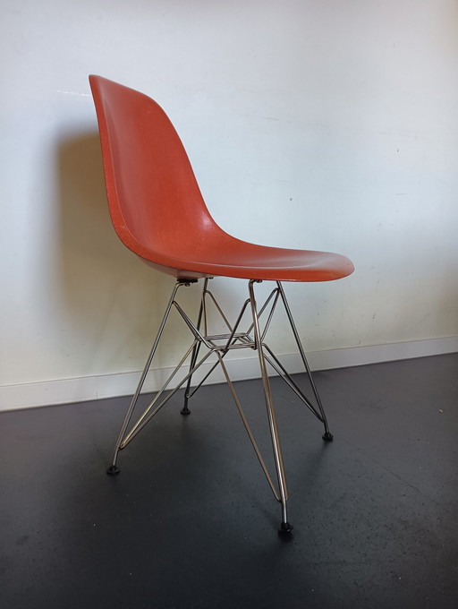 Fiber glass, Herman Miller, Eames DSR stoel