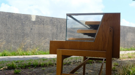 Image 1 of Vintage vitrine toonbank