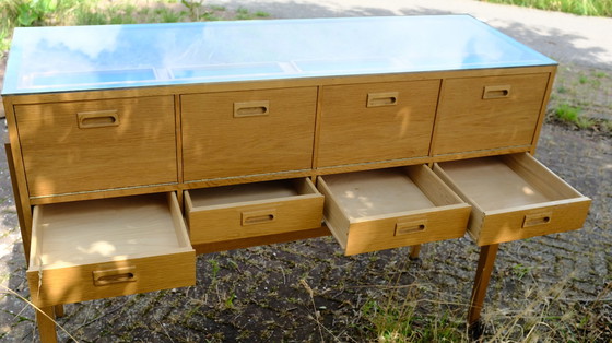 Image 1 of Vintage vitrine toonbank