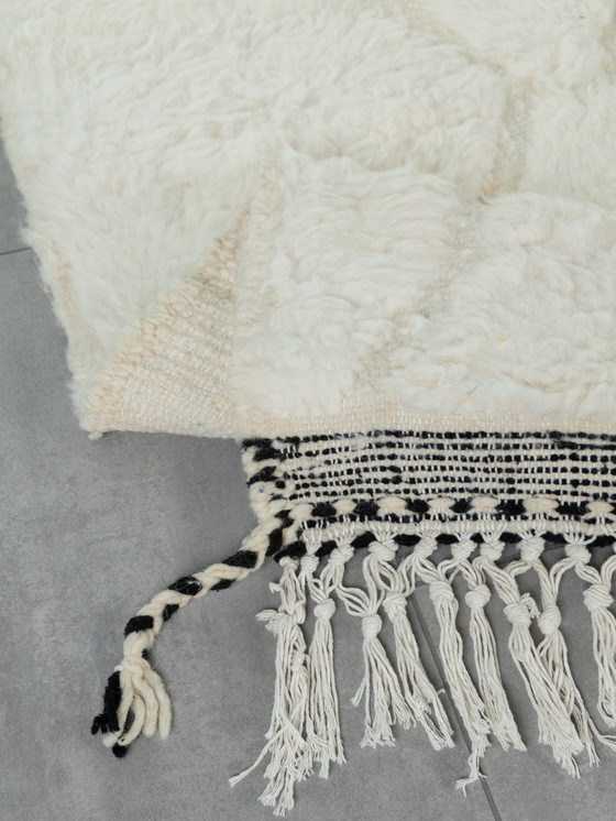 Image 1 of Vintage Tiny Light Beni, Berber vloerkleed