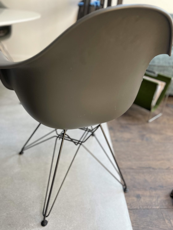 Image 1 of 6x Vitra Dar stoelen - in 2 kleuren