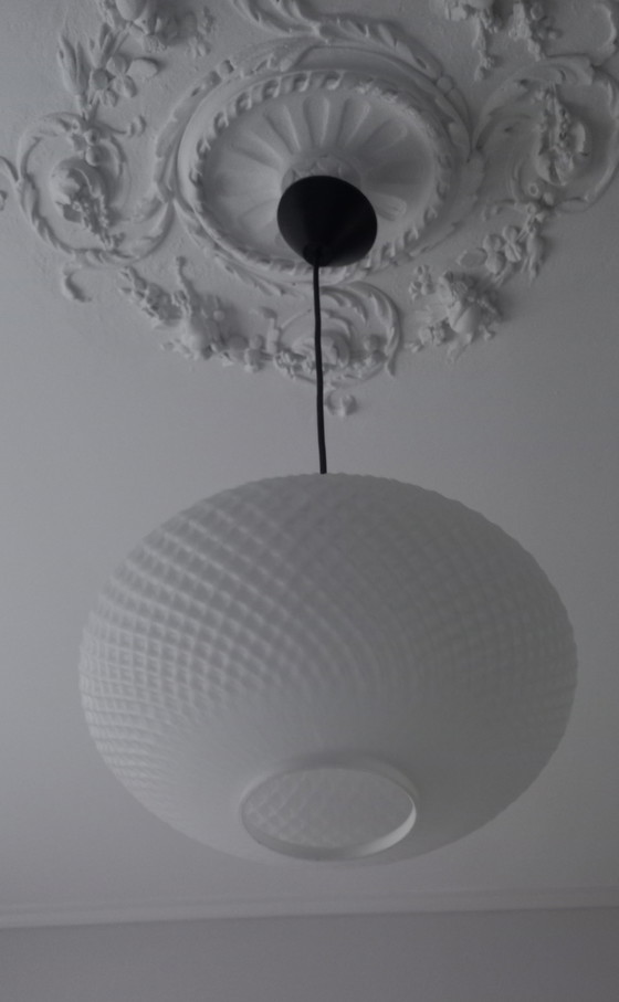 Image 1 of Vintage opaline en teak hanglamp