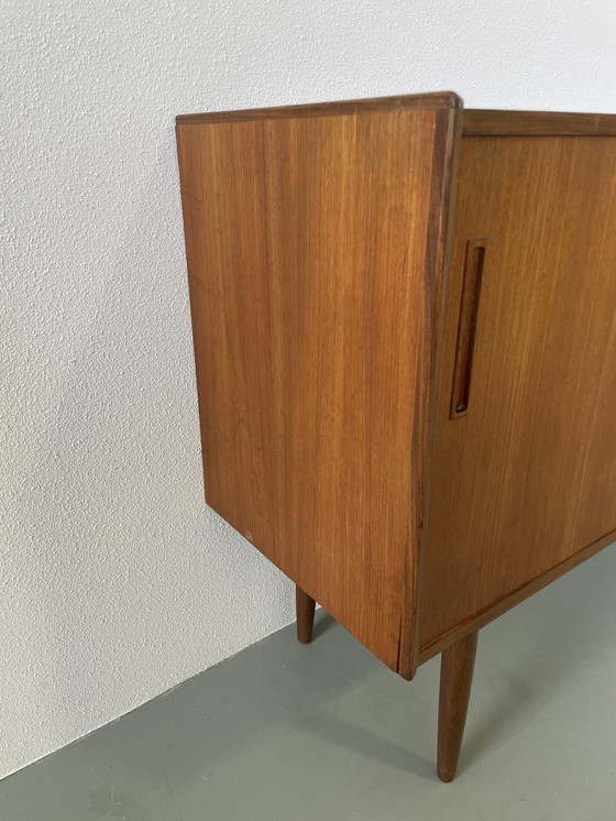 Image 1 of Deens teakhouten dressoir