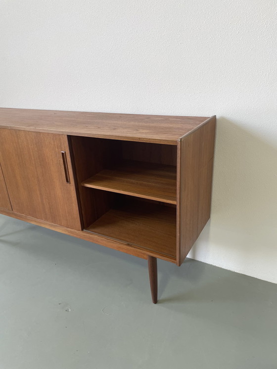 Image 1 of Deens teakhouten dressoir