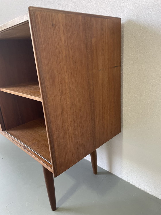 Image 1 of Deens teakhouten dressoir