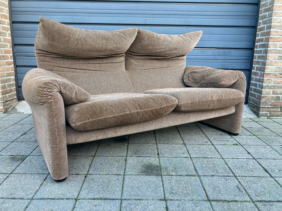 Image 1 of Cassina Maralunga 2-zit Ribble