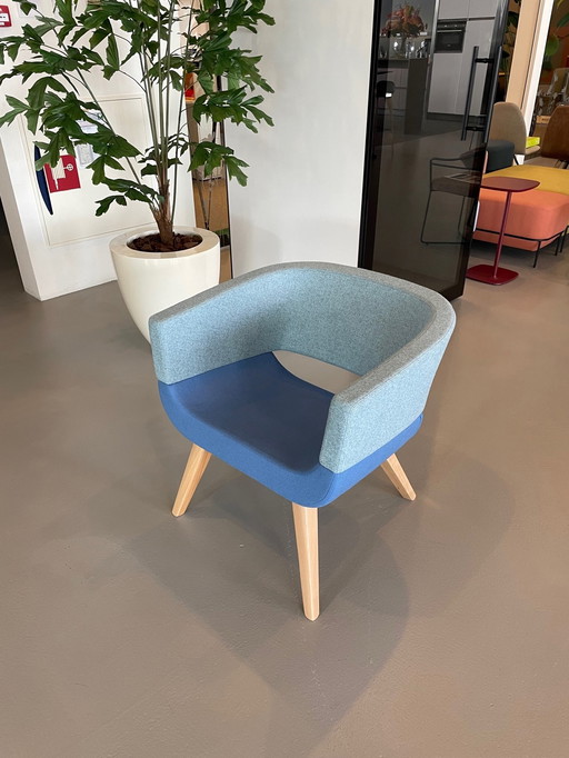 Lola  Allermuir chair