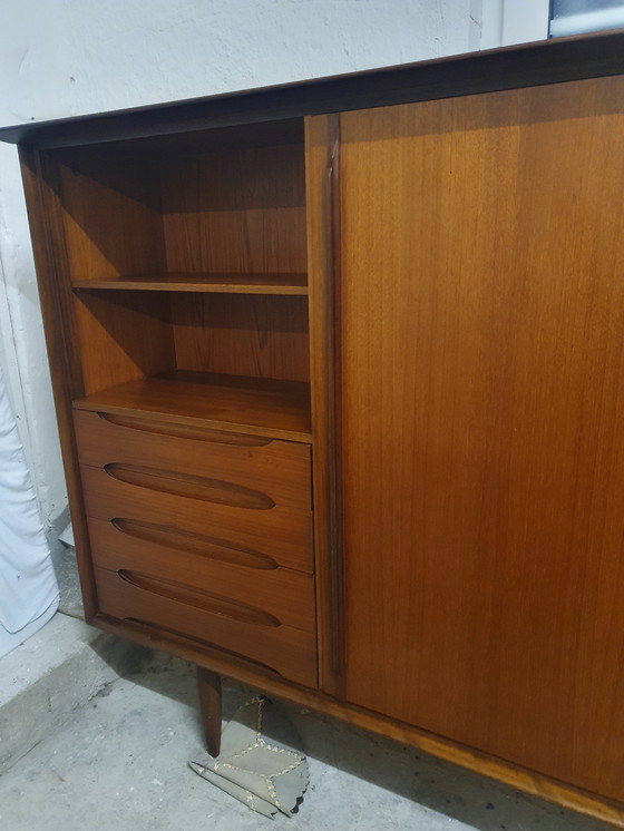 Image 1 of Hilker dressoir