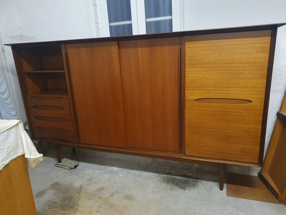 Image 1 of Hilker dressoir